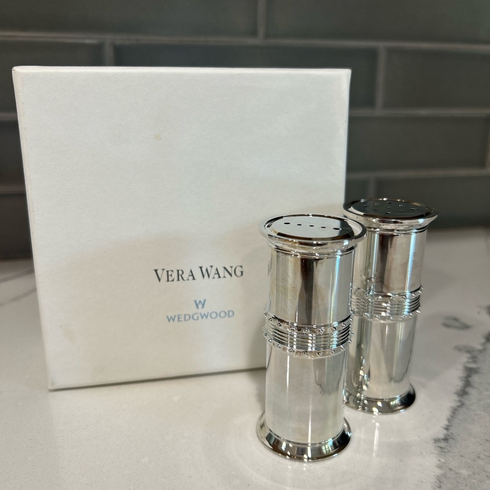 *NEW* Vera Wang Wedgwood Grosgrain Silver Salt and Pepper Shakers